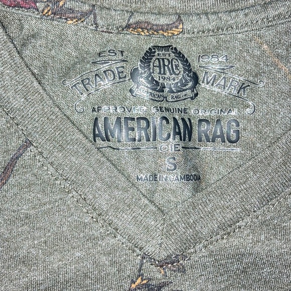 AR men’s v-neck tee - Picture 2 of 4